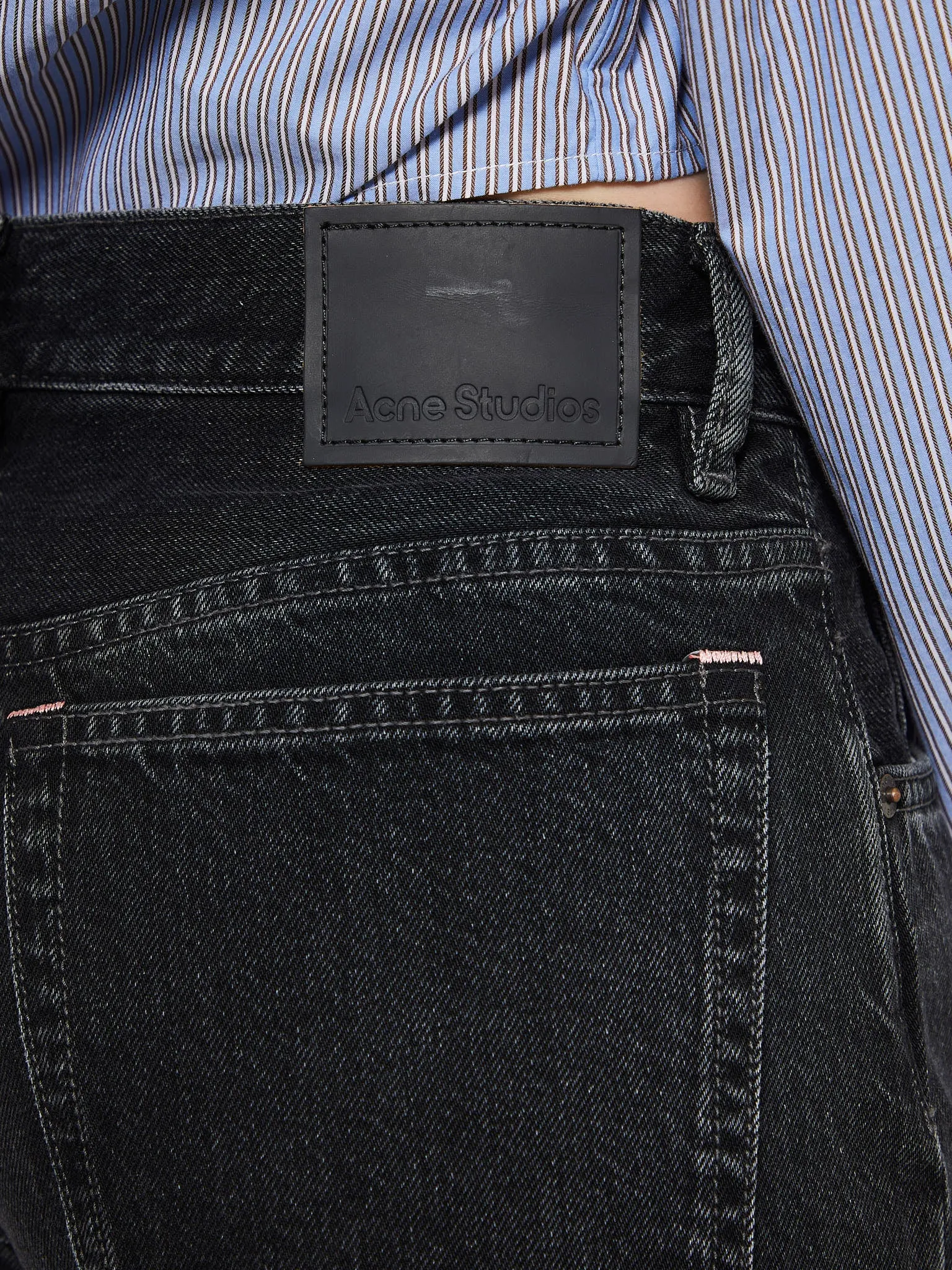 2021F Loose Fit Jeans in Vintage Black