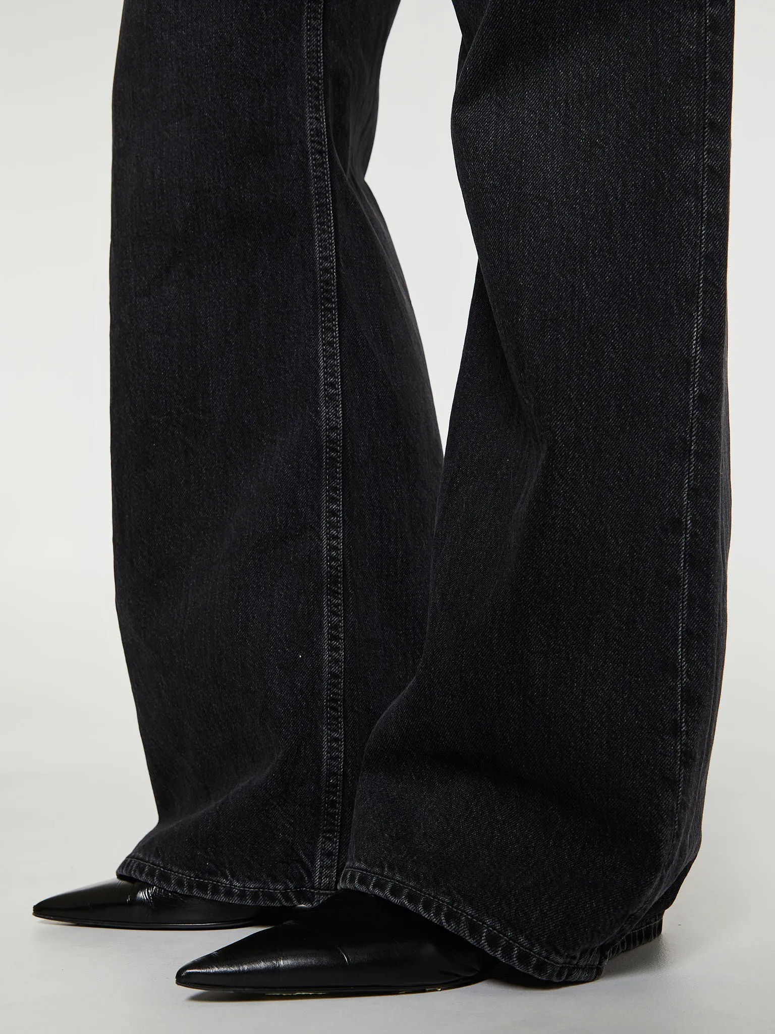 2021F Loose Fit Jeans in Vintage Black