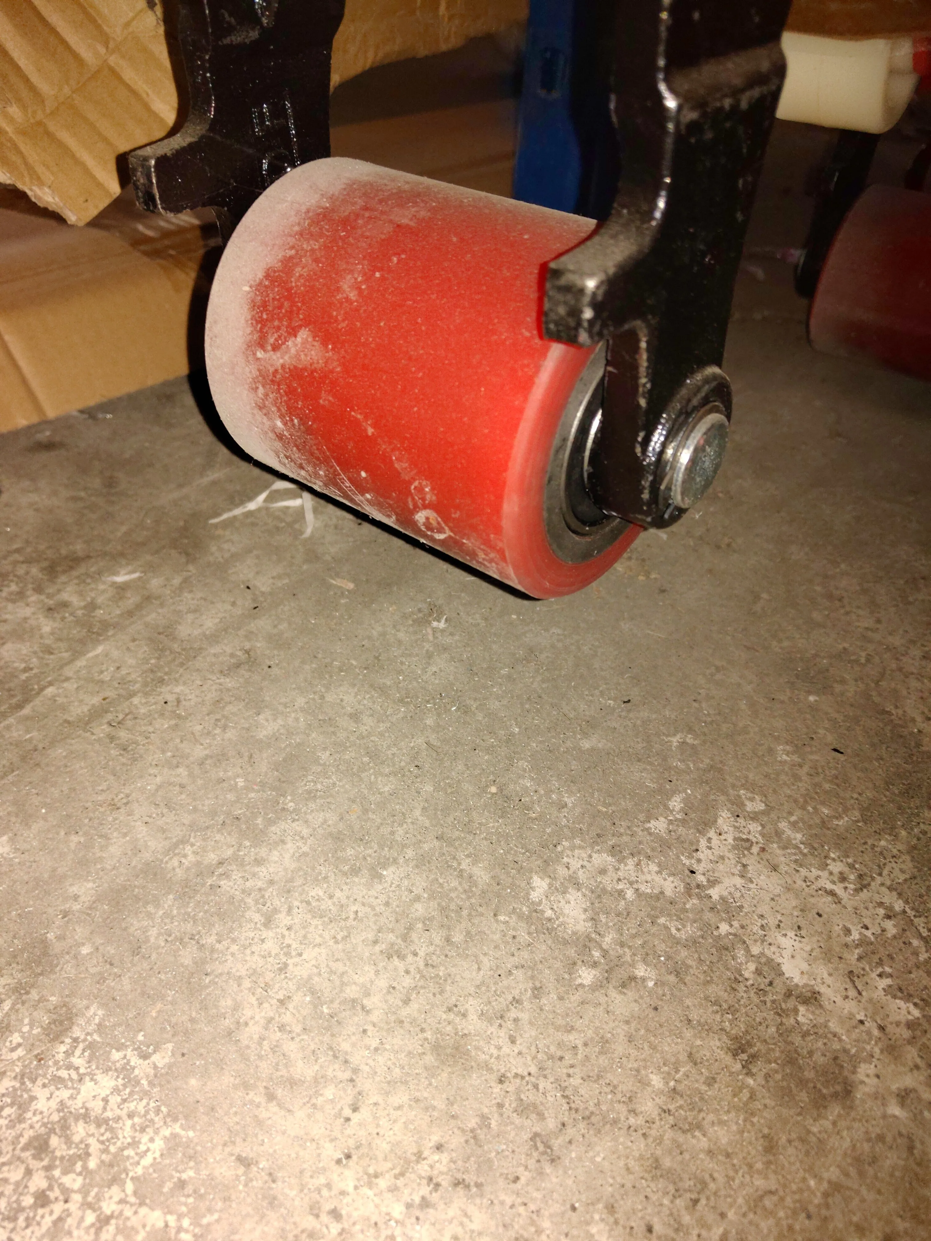 Aiko 3 Ton Pallet Truck 685*1200*85mm Single Pu | Model : PT-CBY3P-685