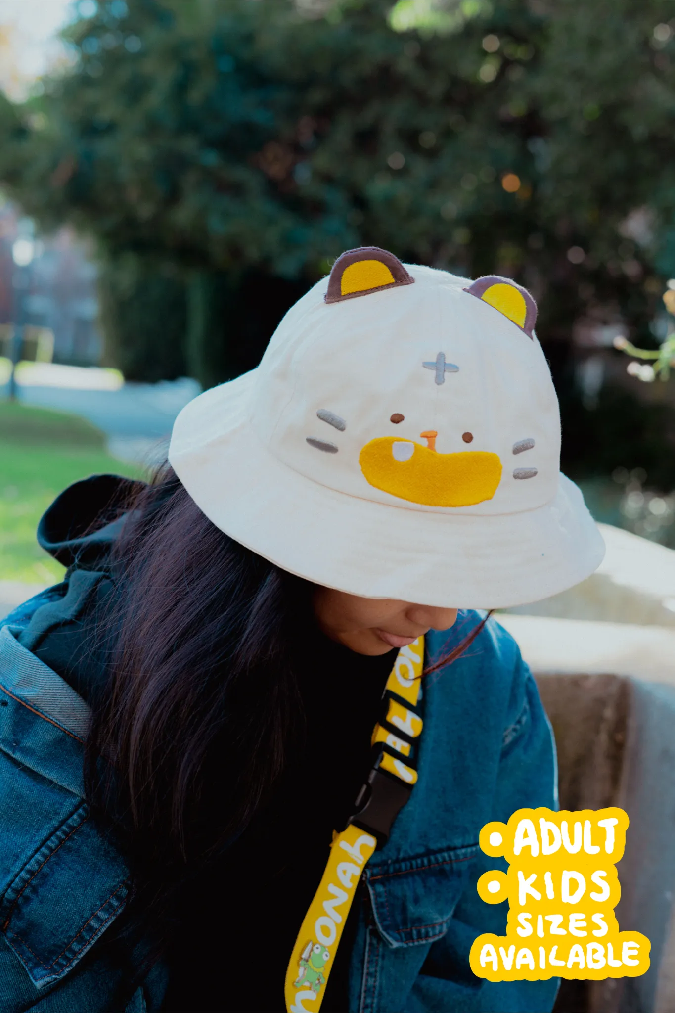 SHY TIGER bucket hat